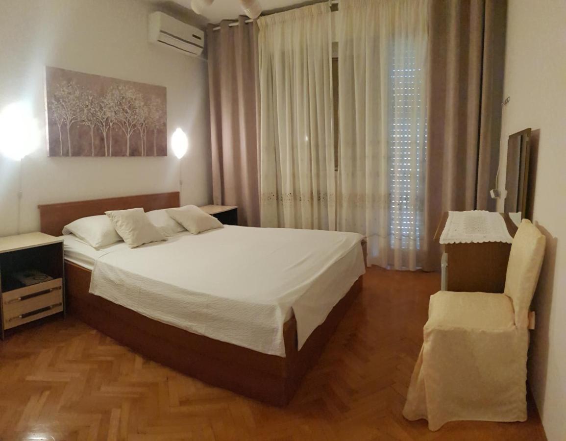 Aneli Rooms & Apartament روفينج المظهر الخارجي الصورة