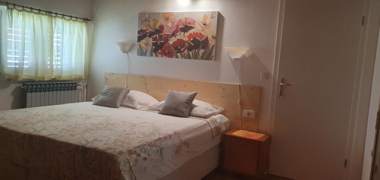 Aneli Rooms & Apartament روفينج المظهر الخارجي الصورة