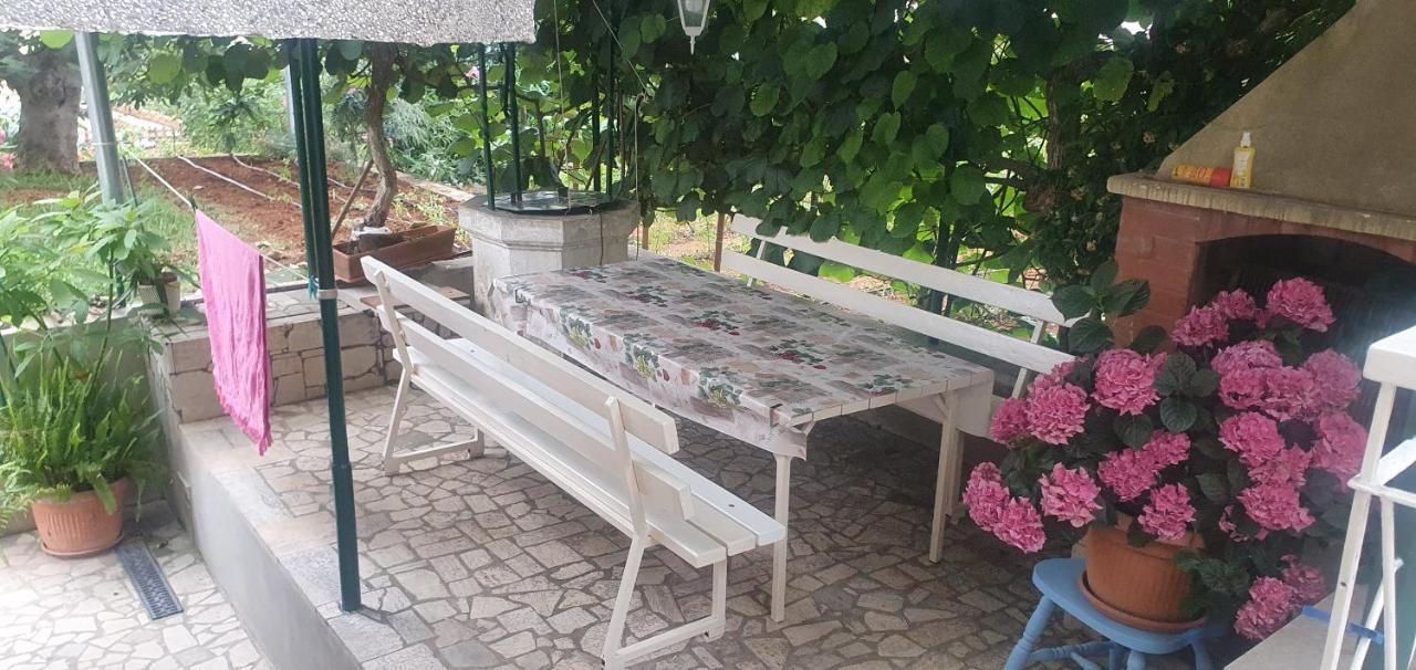 Aneli Rooms & Apartament روفينج المظهر الخارجي الصورة