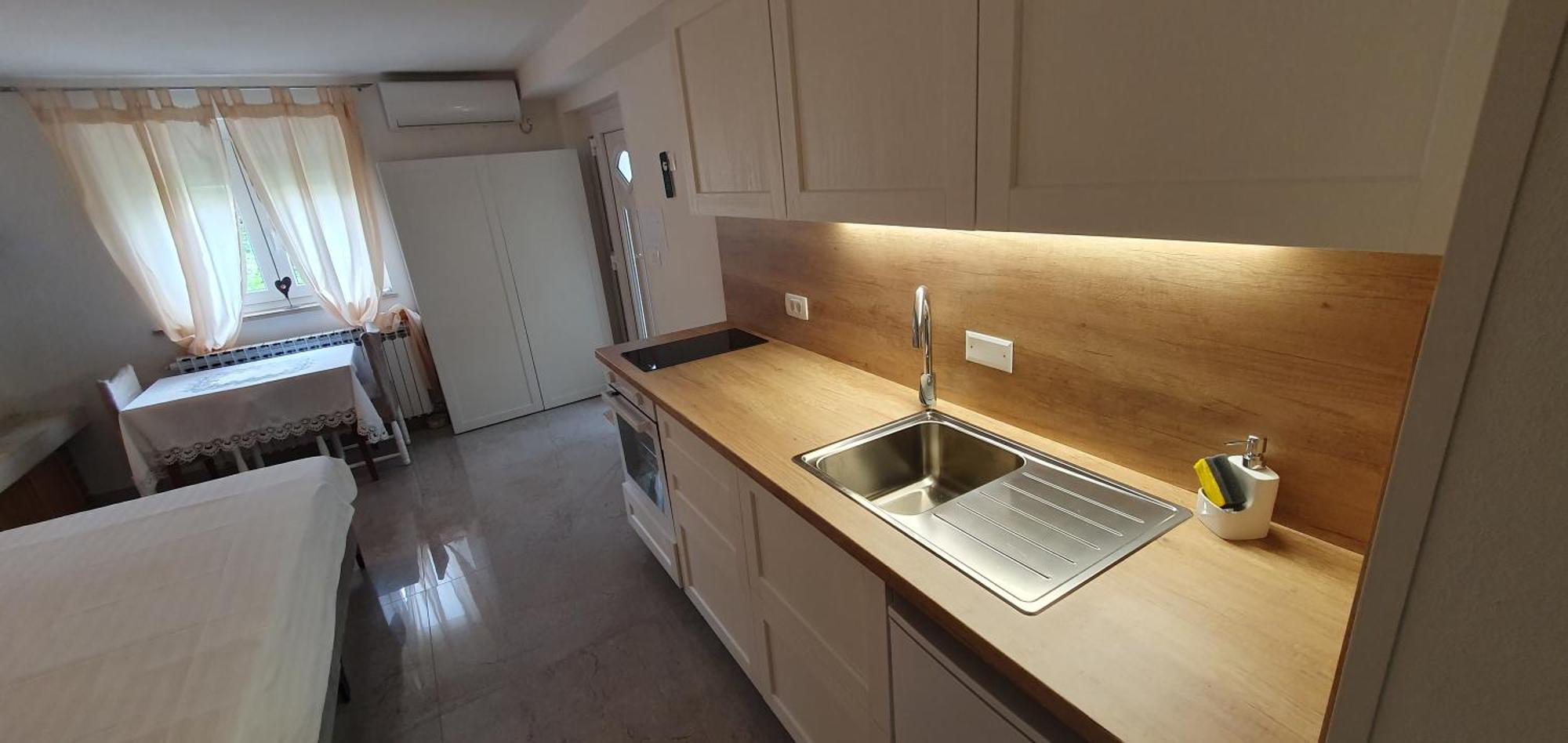 Aneli Rooms & Apartament روفينج المظهر الخارجي الصورة