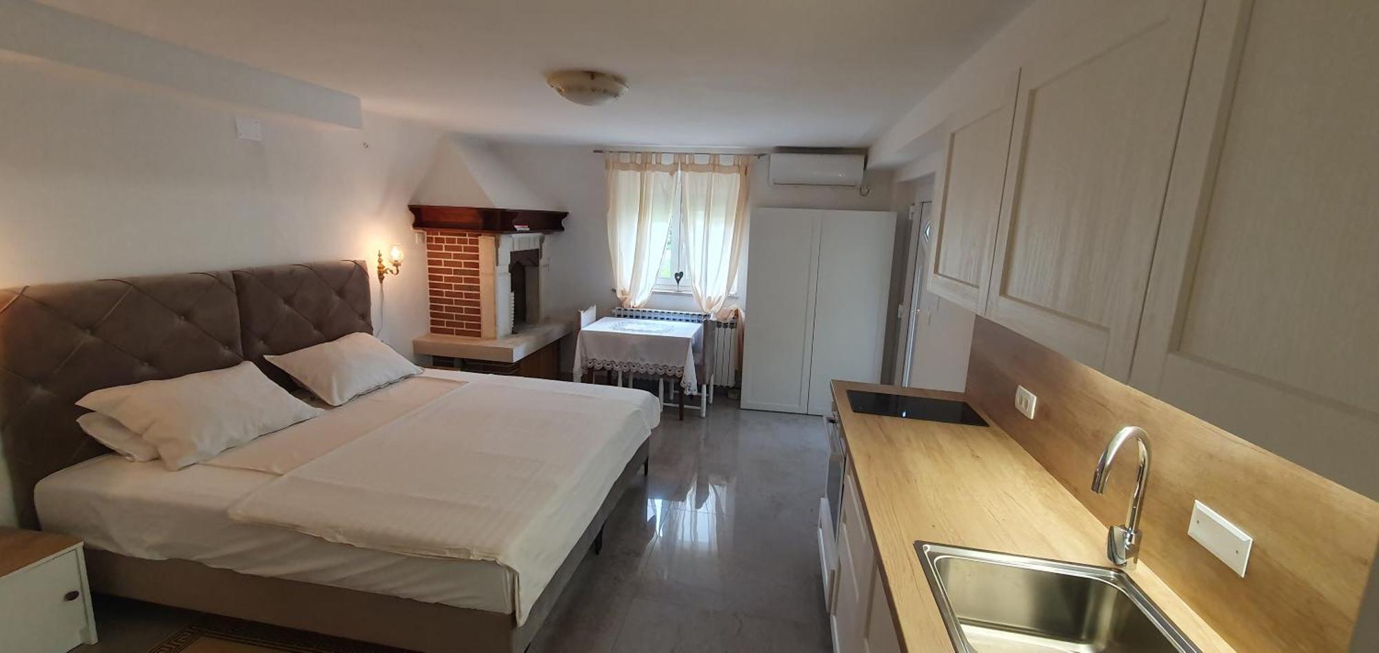 Aneli Rooms & Apartament روفينج المظهر الخارجي الصورة
